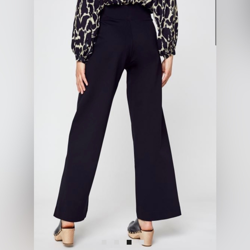 La Fee Maraboutee • 40 • Black • Highrise - Picture 5 of 12